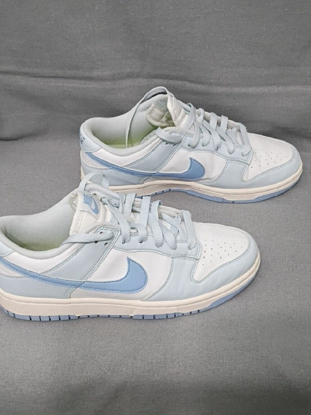 Nike Women's Dunks Low-Top Sneakers - Light Blue & White Size 8 - Picture 3 of 13